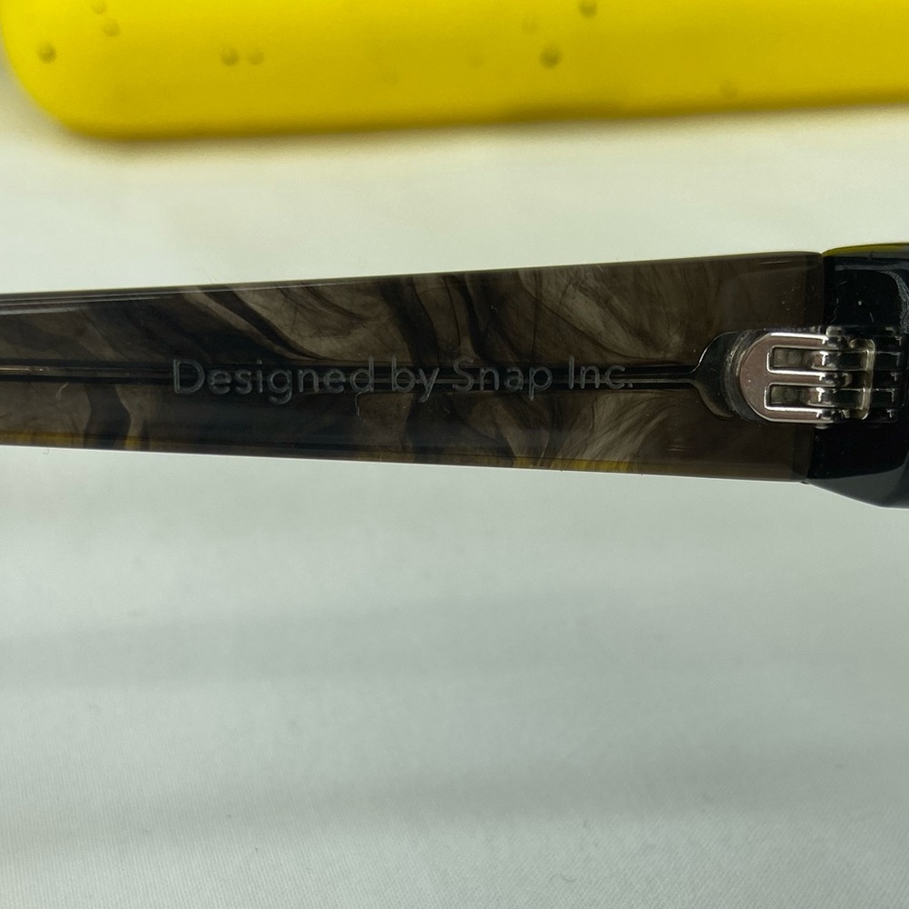 Snap Chat Spectacles 1st Generation Case + Charge… - image 5